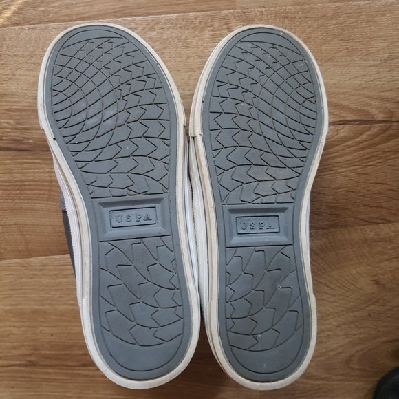U.S. Polo Assn Boys Shoes 4.5 - Picture 2 of 5